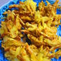 「新玉葱と竹輪のかき揚げ」