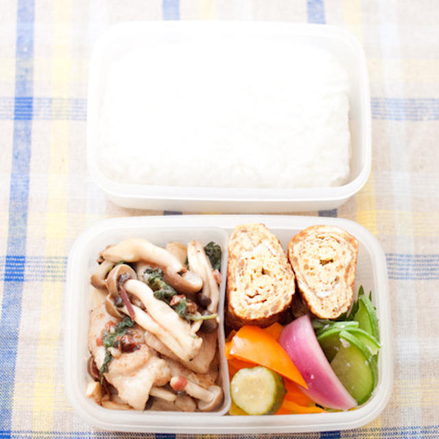 お弁当『豚としめじの梅しそ炒め』