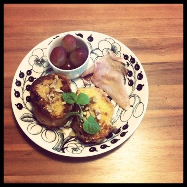 SUNDAY BRUNCH