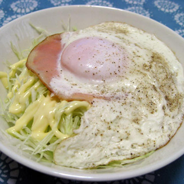 ハムエッグ丼