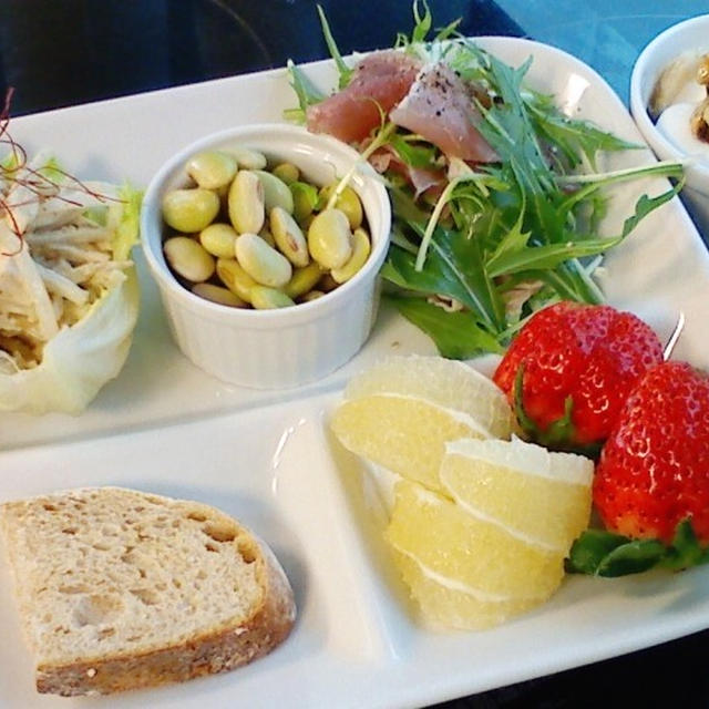 朝ごはん！牛蒡ともやしでシャキシャキ鶏サラダ