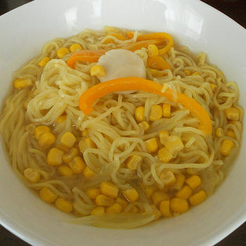 友達からもらった白クマ塩ラーメン作ってみた。