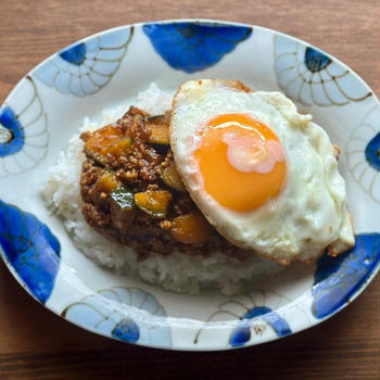 旬のワカサギ と かぼちゃキーマカレー。