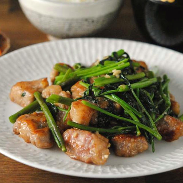 おうち中華☆豚肩ロースと空心菜のニンニク炒め