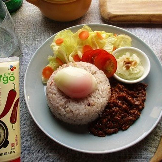 bibigoコチュジャンを使って、ご飯も野菜もウマい肉味噌を作ってワンプレート♪