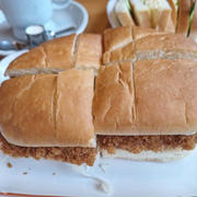 コメダでカレー　カツカリーパン