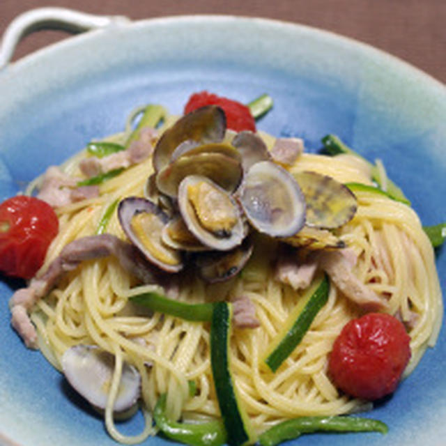 あさりと夏野菜のあっさりパスタ☆イタリア国旗カラーのペペロン風味♪