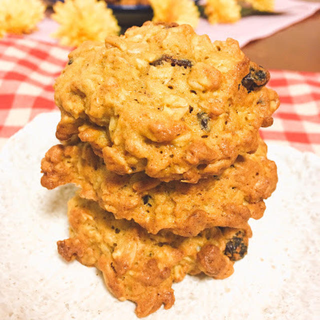 秋の味　かぼちゃとオートミールとレーズンのクッキー