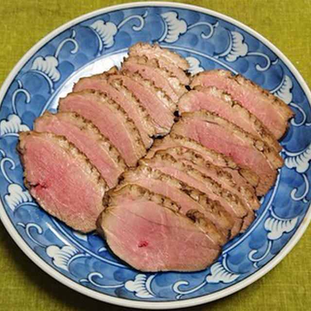 赤ワイン風味の自家製合鴨ロース煮