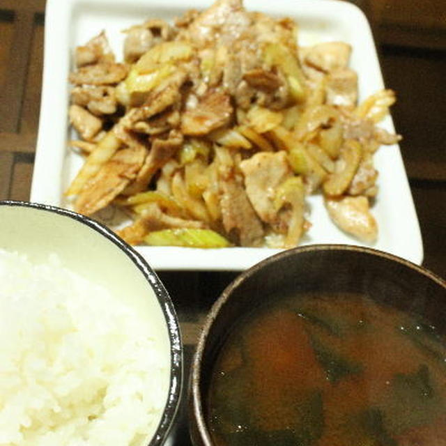 娘が作ってくれた晩御飯　豚肉とセロリのマヨ炒め