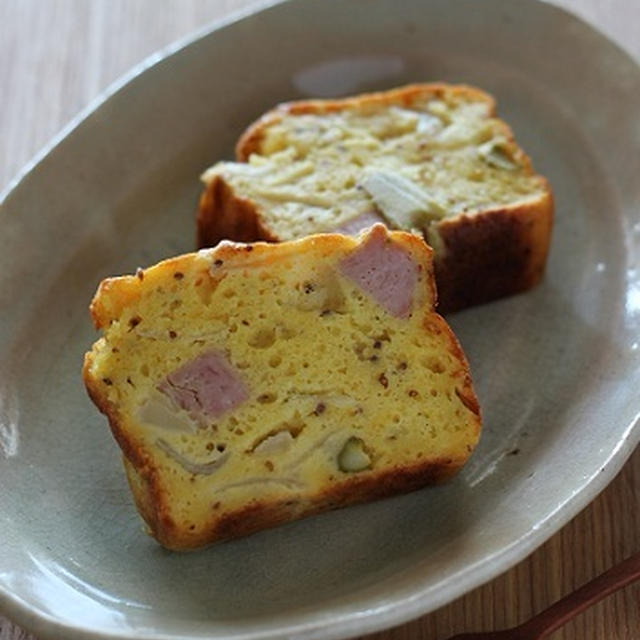 新玉ねぎとスパムのケークサレ