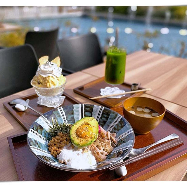 「和カフェTsumugi（ツムギ）」ブッタボウルと天然水の削り氷、スイーツ