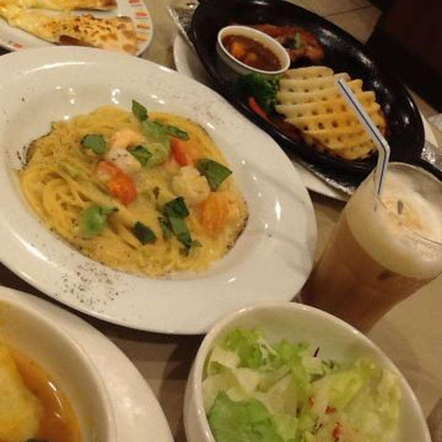 メニューでものすごく悩んだファミレス