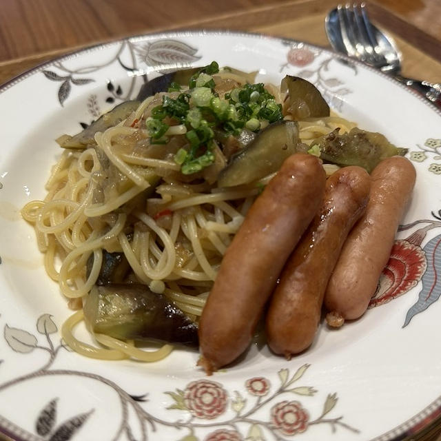 茄子とソーセージのペペロンチーノ