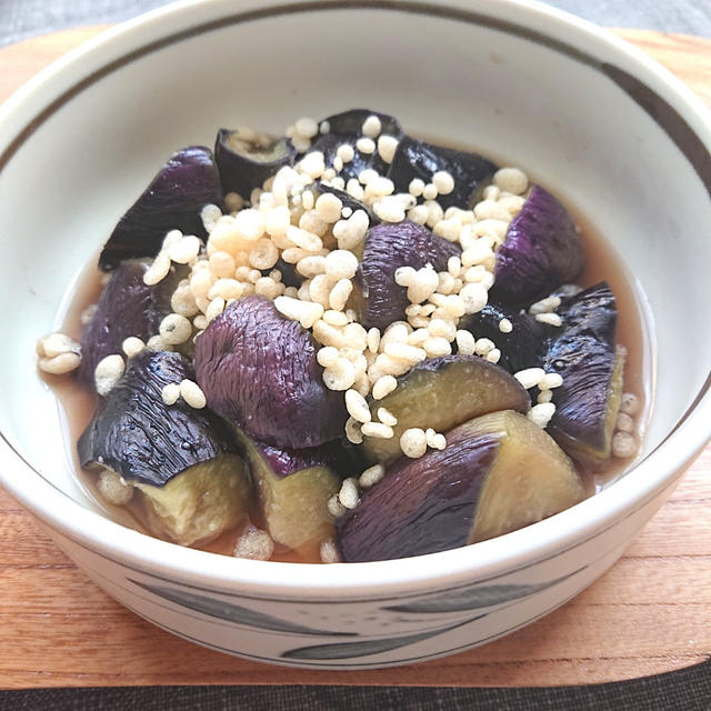 レンジで簡単♪なすのめんつゆ煮天かすのせ