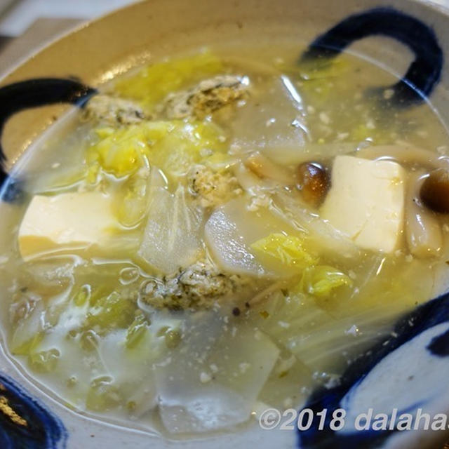 【レシピ】 緑茶香る、鶏団子の滋養スープ　栄養豊富な茶殻を活用！