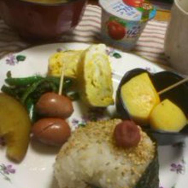 お握りで朝ごはん！