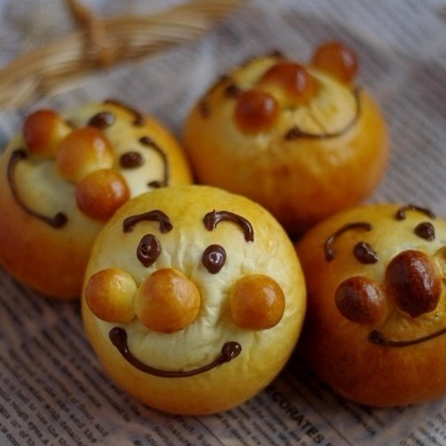 もう、「あんぴゃんまん」ではなくアンパンマン。久々に焼いたっ！