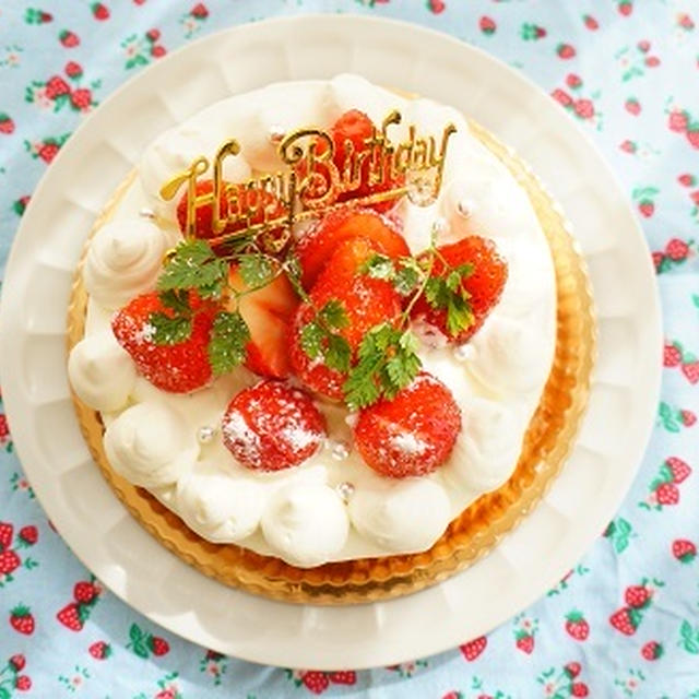 お姉ちゃん誕生日おめでとう！いちごのバースデーケーキ