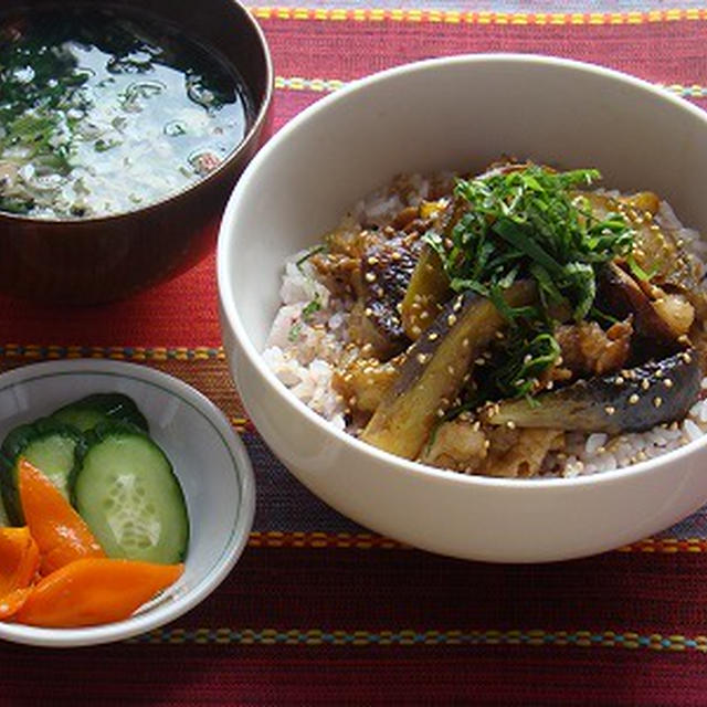 どんぶり同好会「なすと豚肉の甘辛丼」