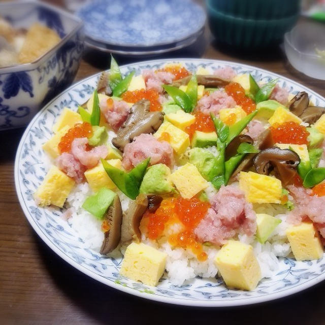 【家ごはん/献立】 ちらし寿司と ネギトロめかぶ丼