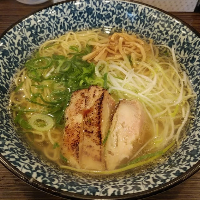 行列のあっさりラーメン☆鶏そば 一瑳