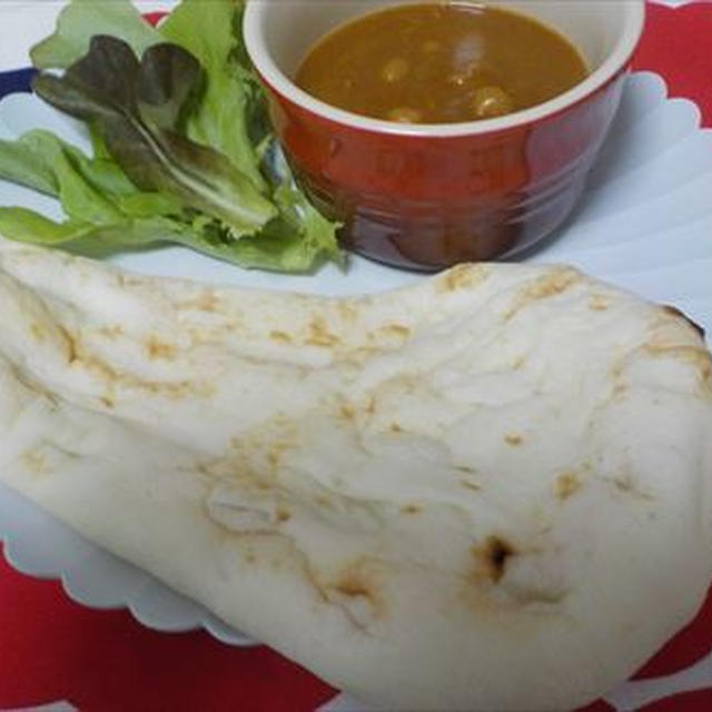 ひよこ豆と鶏と野菜のキーマカレー・ナンと味わう