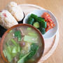 小松菜とシメジの味噌汁