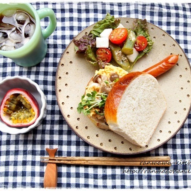 山食で茸マリネとカチカチ玉子の朝ごパン♪