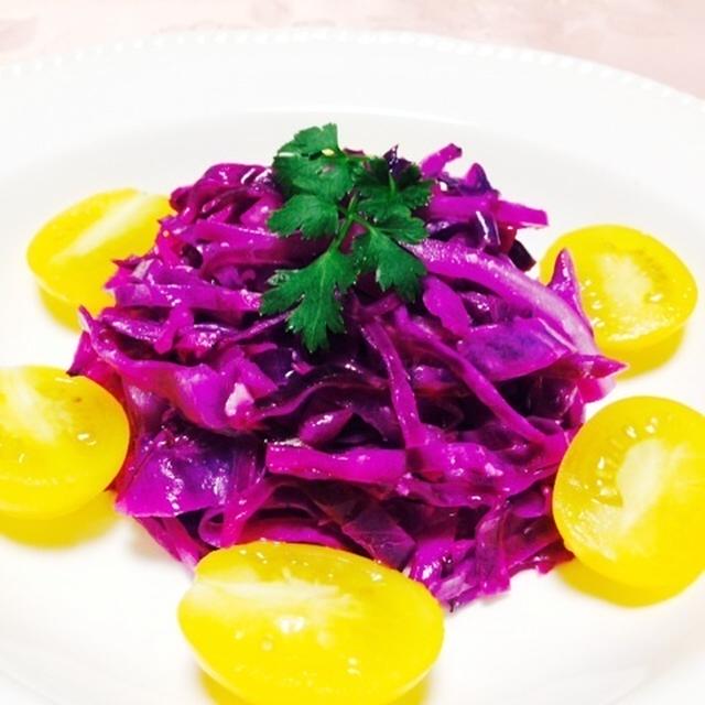 紫キャベツの「塩麹エクストラバージンオイルドレッシング」サラダ