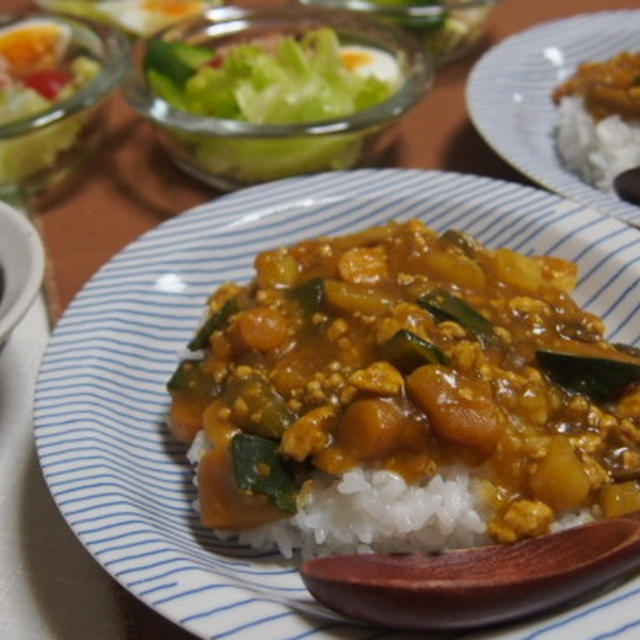 １５分で出来る！簡単ミンチカレー　　ツナサラダ　　「ふるさと納税」の梨