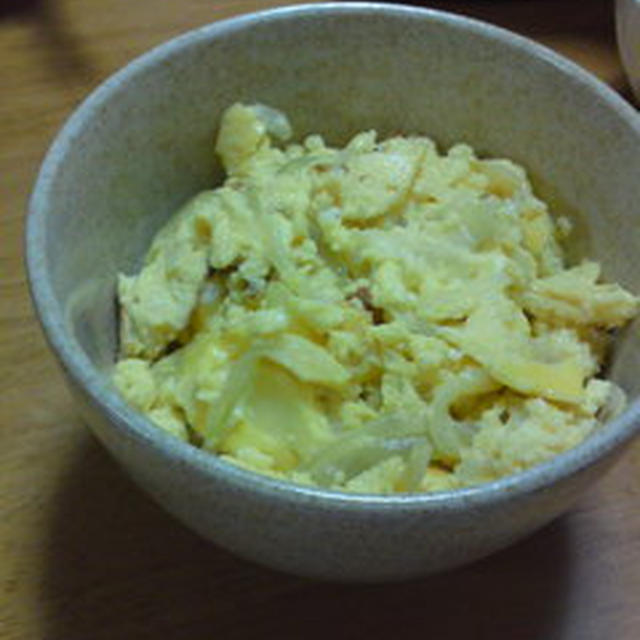 白だしで作る、キレイな玉子丼