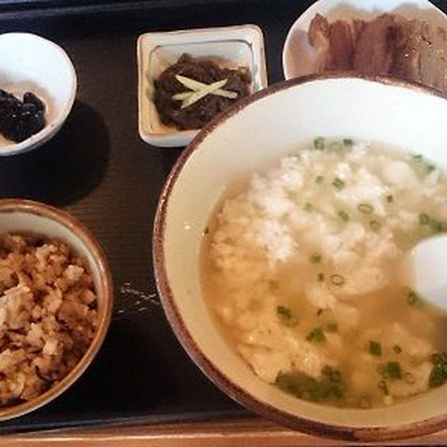 ‟しむじょう”にて「ゆし豆腐定食」【那覇市首里】