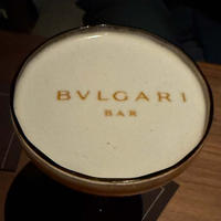 「打ち合わせ」という名の飲み会。超高級バーにて。