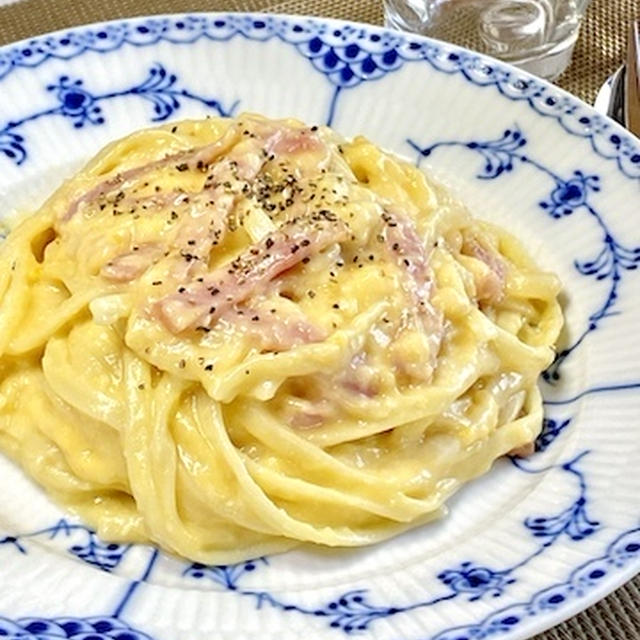クリームシチューの素で濃厚カルボナーラができた