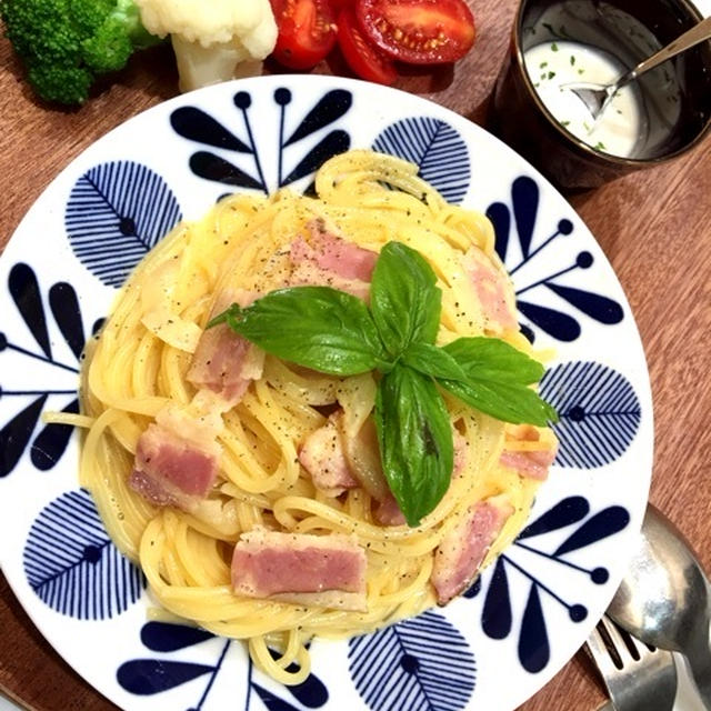 子供ウケNo.1「濃厚カルボナーラのおぼんでカフェ定食」