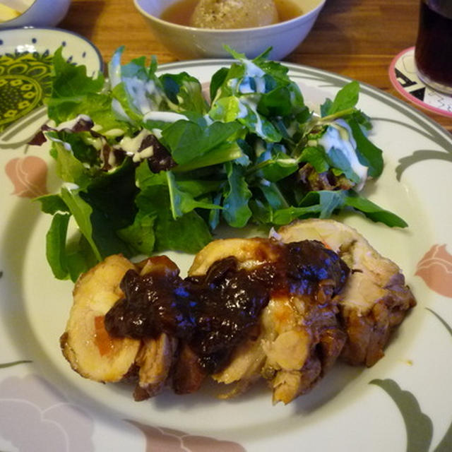 チキンロールのトマト煮～プルーンソース添え