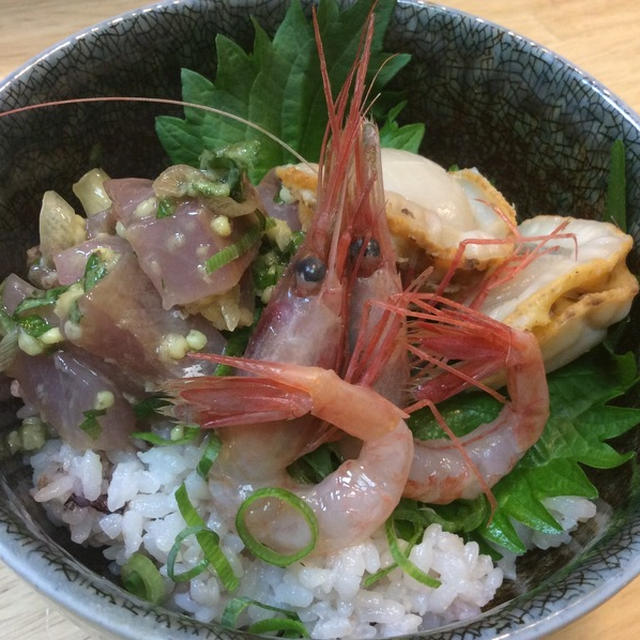 本日のミニ丼(^ ^)