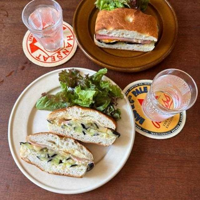 【朝ごはん＆家飲みに】ナスベーコンチーズサンド＆明太子アヒージョ＊超熟フォカッチャレシピ