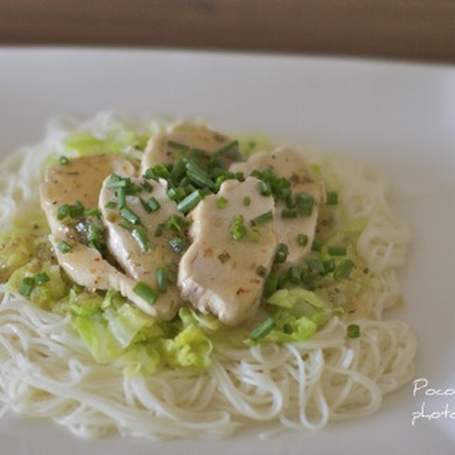 蒸し鶏のネギ塩サラダそうめん