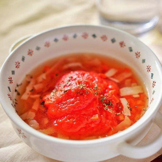 【スパイス大使】簡単電子レンジにお任せ！丸ごとトマトのバジルトマトスープ
