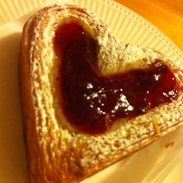 バレンタインのデニッシュ