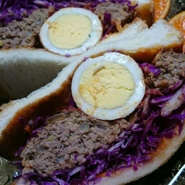 おうちランチは煮込みハンバーグサンドイッチ 夕食はロールキャベツ