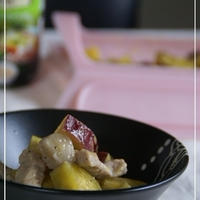 エバラ蒸し鍋のたれとルクエで”さつまいもと豚肉のバーニャカウダー和え”