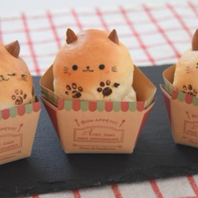 セリア・ダイソーのキューブカップ比較☆小さな箱入りねこパン♪