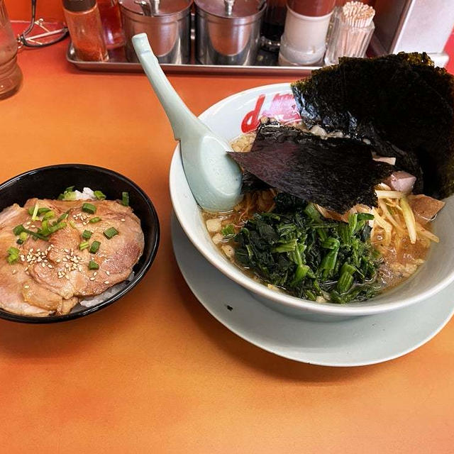 醤油ピリ辛ネギラーメンを啜る 〜チャーシュー丼・背脂変更多め・ほうれん草・海苔5枚・山岡家初め〜