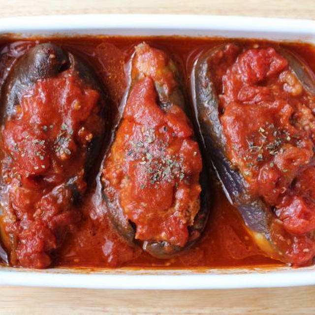 レンジで簡単レシピ。なすの肉詰めトマト煮こみの作り方。