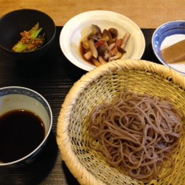 黒と茶色のお昼