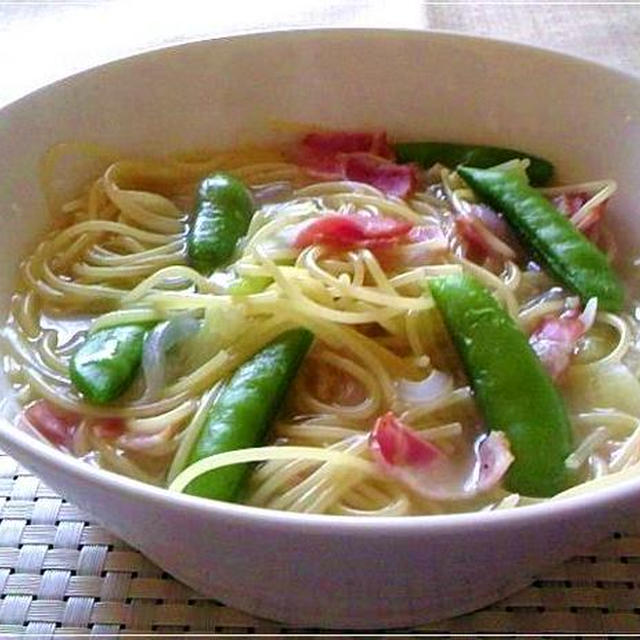 新タマネギとベーコンのスープパスタ