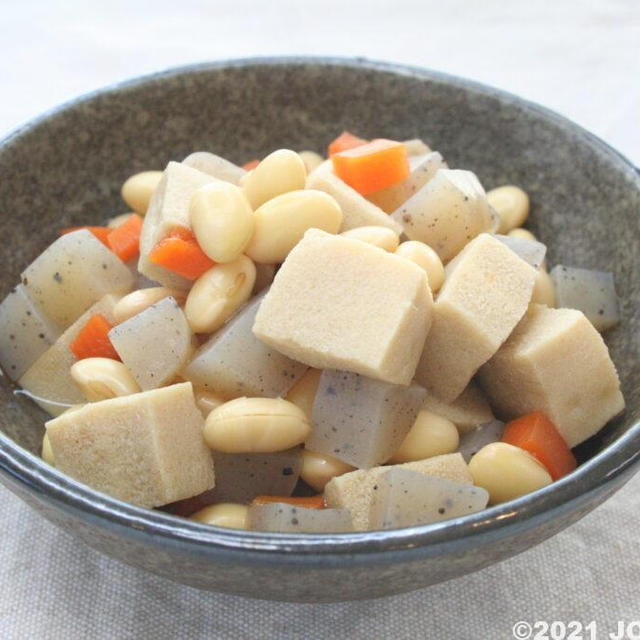 高野豆腐と大豆の煮もの